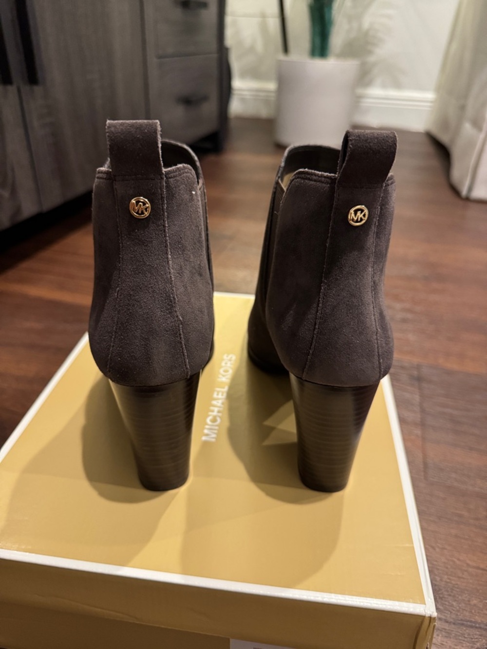 Women's Evaline Suede Leather Block Heel Ankle Bootie - Brown size 8 - Picture 8 of 10